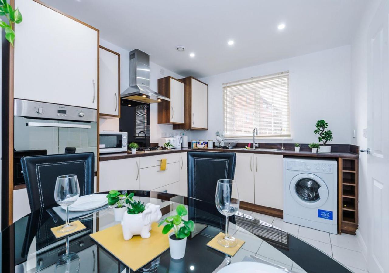 Luxury 3 Bedroom House Close To Manchester Center ภายนอก รูปภาพ